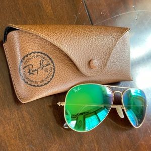 Ray-ban Aviators: green flash lenses & gold frame
